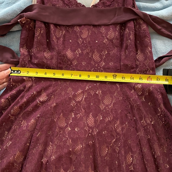 LC Lauren Conrad Runway Lace dress - Picture 8 of 8